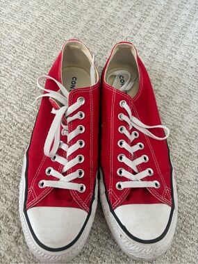 Men’s Converse Red Canvas Low-Top Sneakers size 11